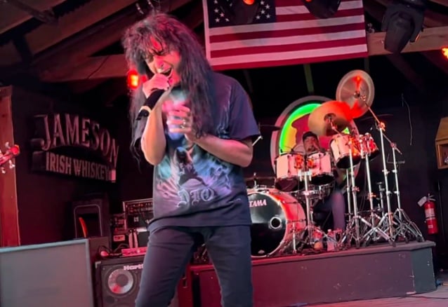 JOEY BELLADONNA открыл тур по DIO