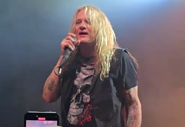 SEBASTIAN BACH исполнил TWISTED SISTER