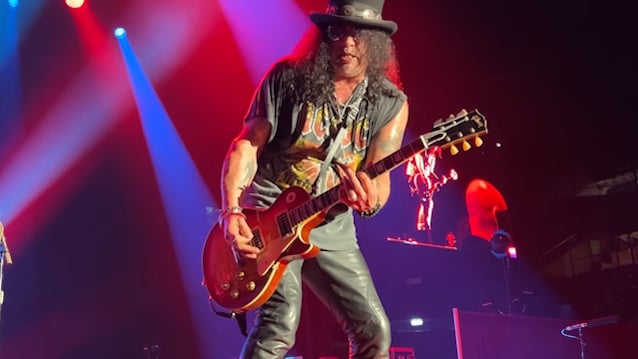 Гитарист GUNS N