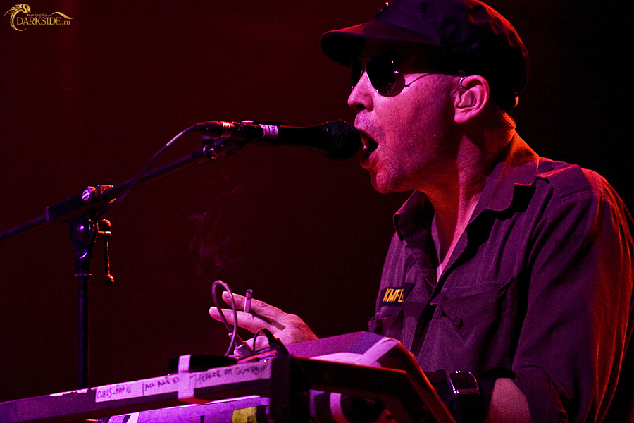 KMFDM 