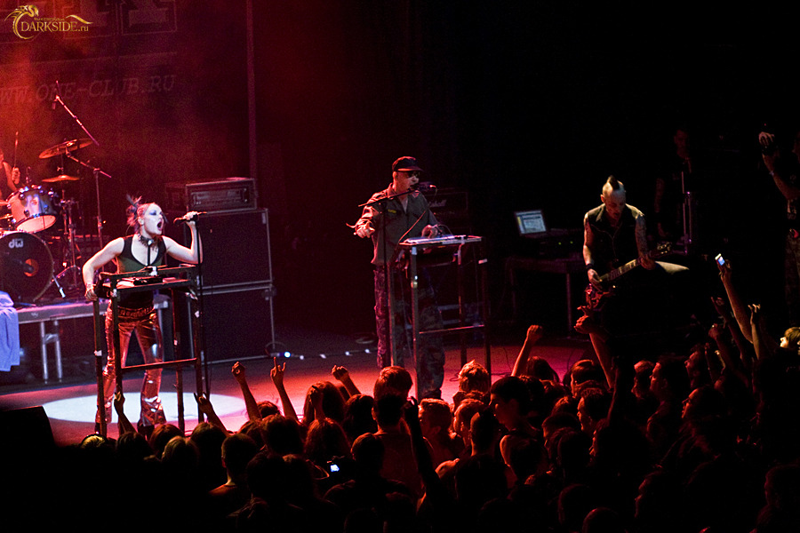 KMFDM 