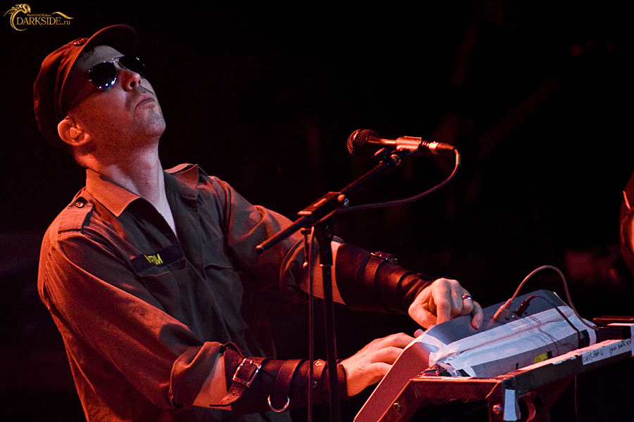 KMFDM 