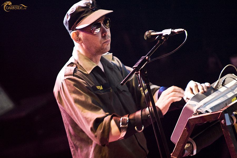 KMFDM 