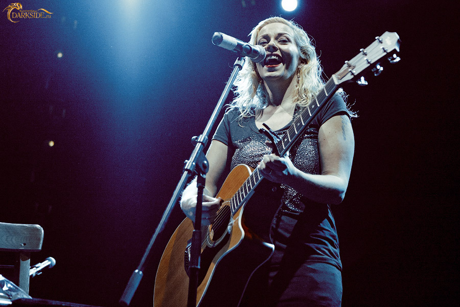 Anneke van Giersbergen & Danny Cavanagh  