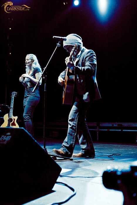 Anneke van Giersbergen & Danny Cavanagh  