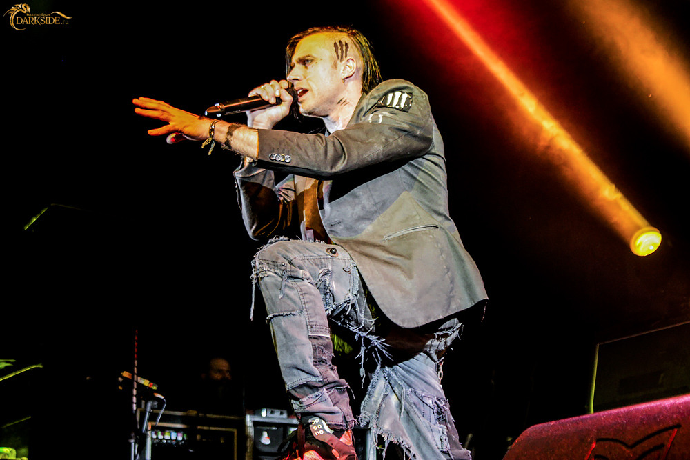 Three Days Grace 