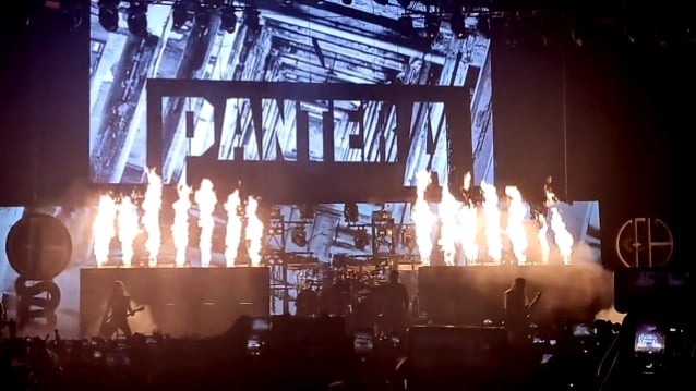 PHILIP ANSELMO Performs PANTERA Classics In São Paulo, Brazil (Video) 