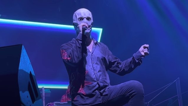 Marilyn Manson recovering from flu after passing out onstage 