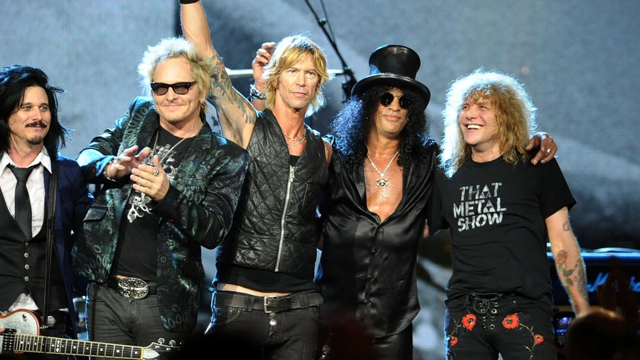 Slash Recalls 'Very Surreal' Guns N' Roses Reunion Show