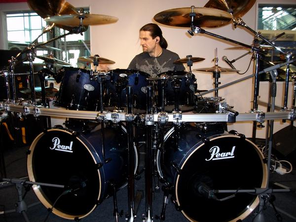 HELLOWEEN Drummer s Double Bass Drumming Book Due In March