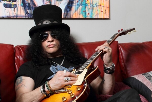 SLASH сказал, что рок-н-ролл стал «унылым и скучным», но, «похоже