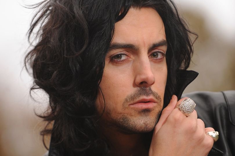 Former LOSTPROPHETS Singer IAN WATKINS Found Guilty Of Possessing Phone In ...